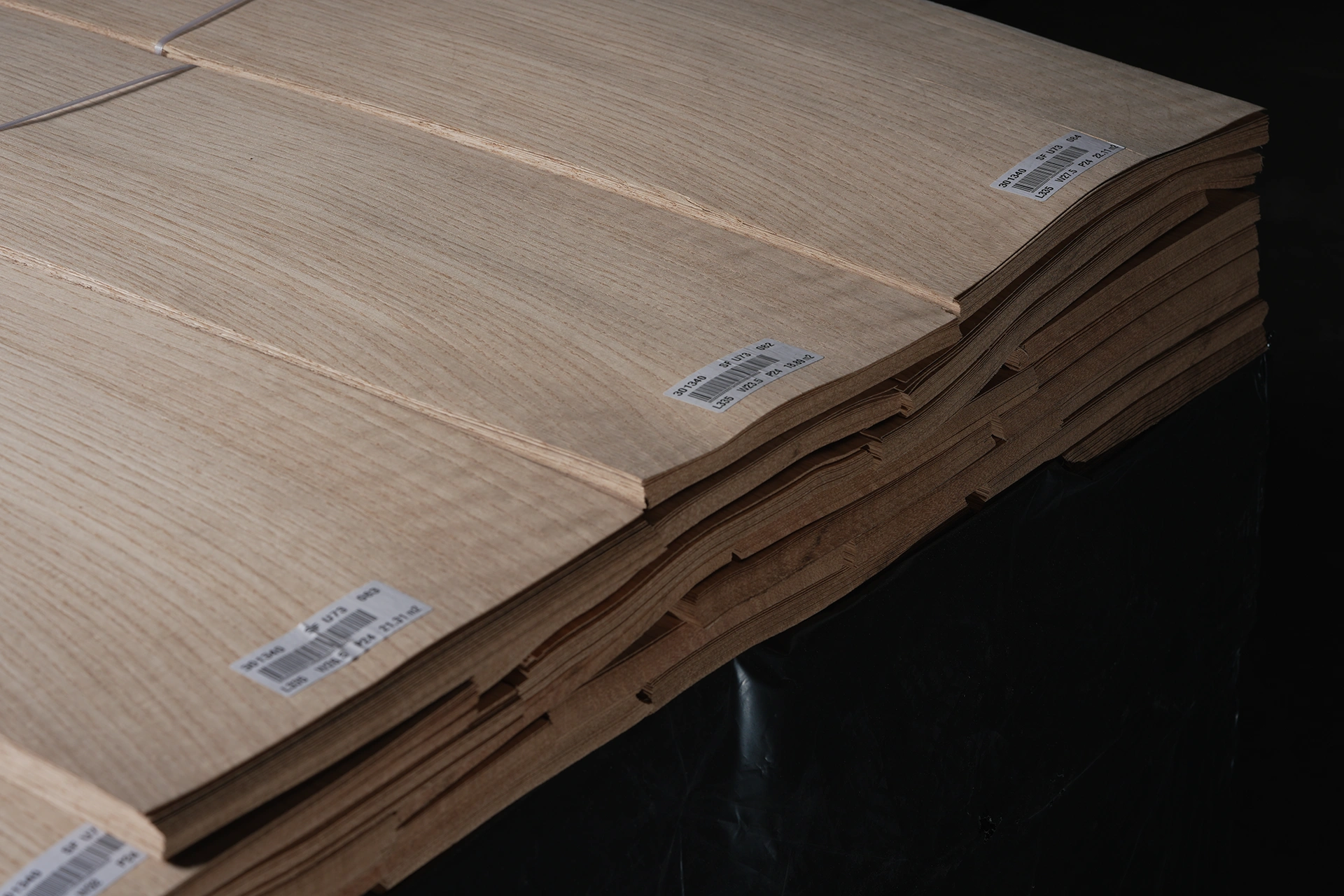 Specification label on a bundle of Lacey Act compliant American White Oak Rift Cut Veneer from theShaper.