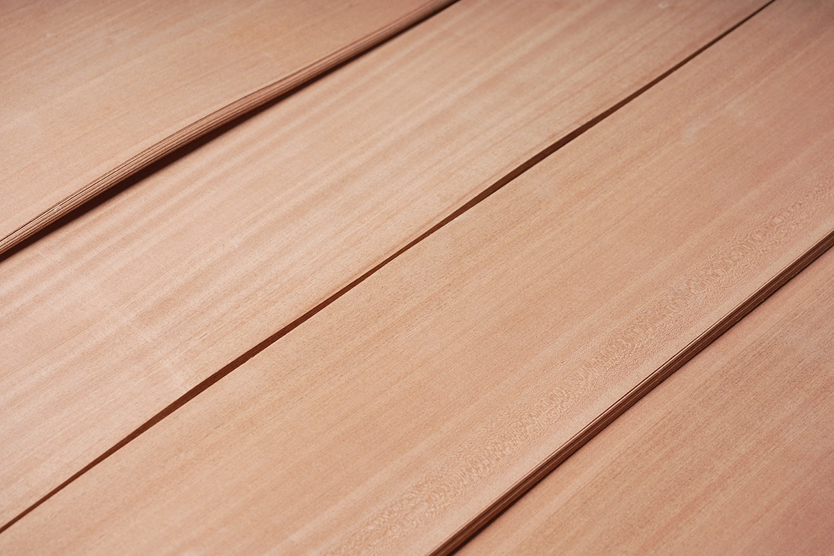Natural base tone and color uniformity of PA grade Sapele quarter cut wood veneer