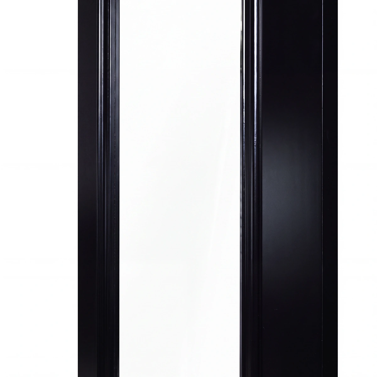 Macro close-up of intermediate lock rail and glass seating in Midnight Iron